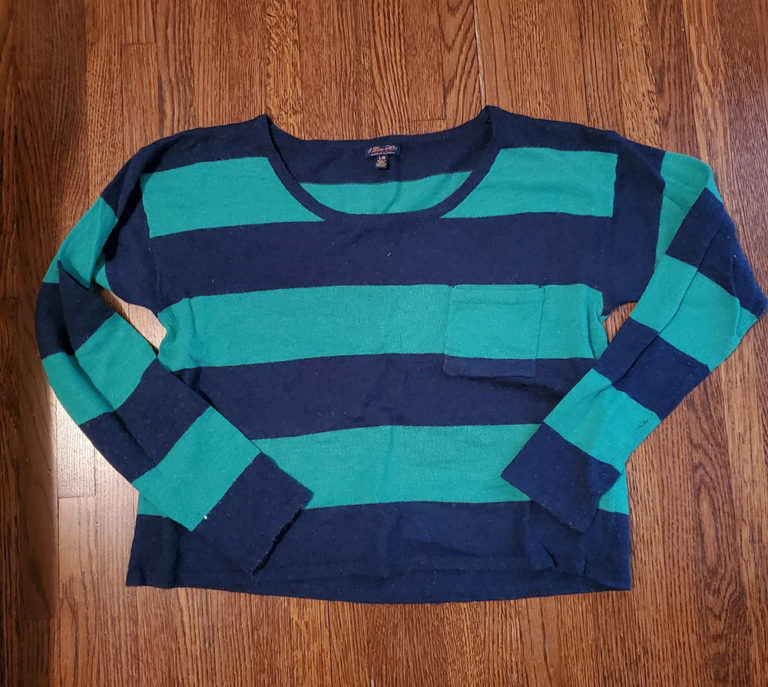 While I was struggling to pack, I opened every drawer possible. The weather says it’s going to be 48°-70° each day and rainy on Sunday. So basically I packed everything that I own. I came across this blue and green cropped sweater that I picked up at a Forever 21 back in 2012. I can safely say that I have maybe worn it once a winter since then. It’s not really work friendly and I wouldn’t say that I chose to wear it when hanging out in public. To the donation pile it goes.